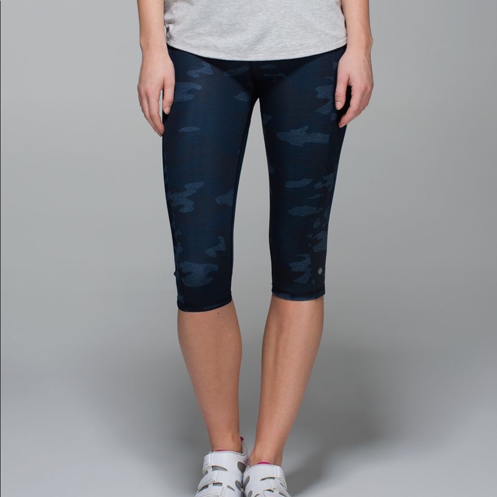Lululemon Clip-In Crop Leggings